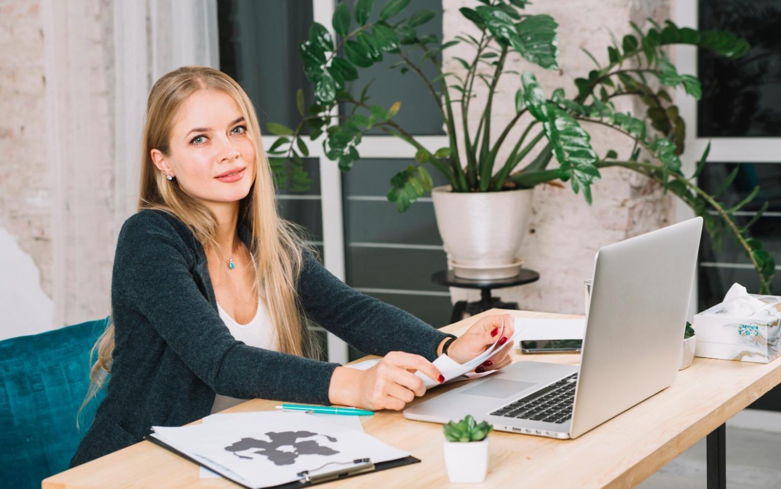 Business financial analysis workspace